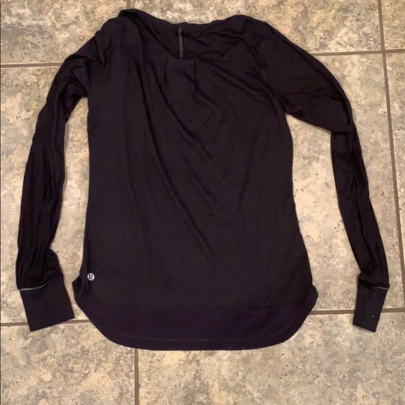 Lululemon long sleeve size 6 - Picture 6 of 8
